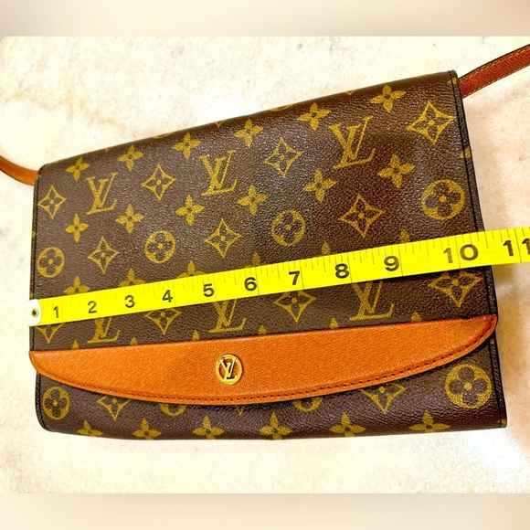 Vintage Louis Vuitton Monogram Bordeaux
Shoulder Bag - Picture 11 of 12